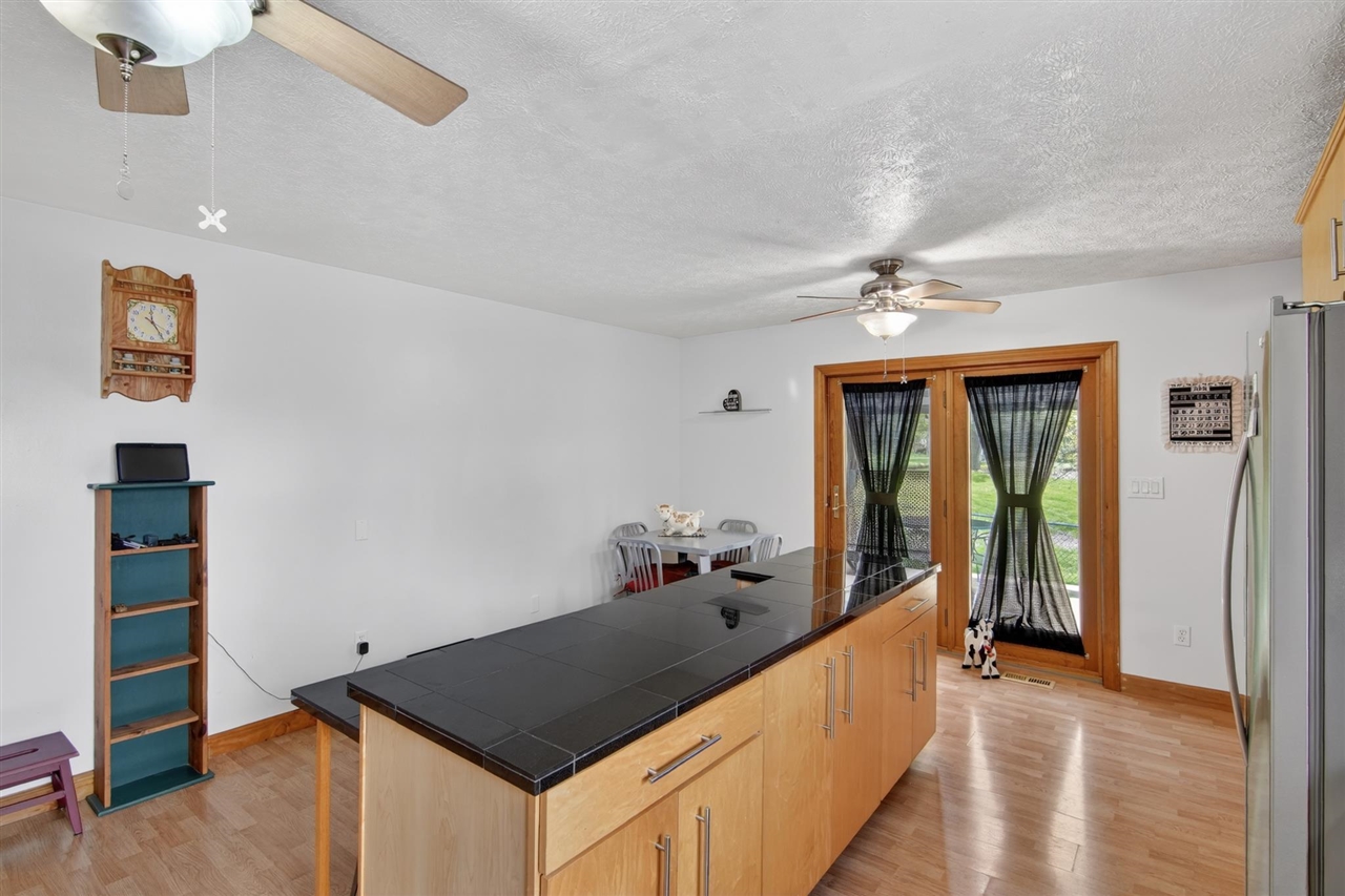 5501 Hague Avenue, Jackson, MI, 49203-5987