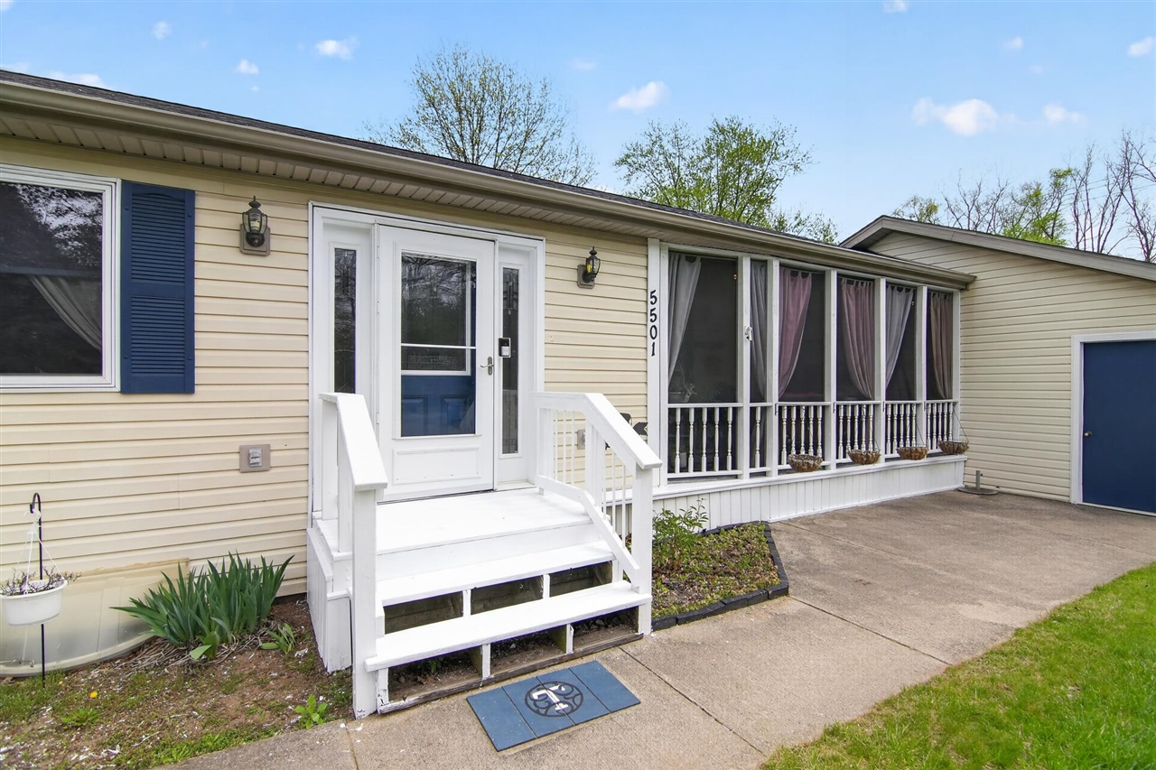 5501 Hague Avenue, Jackson, MI, 49203-5987