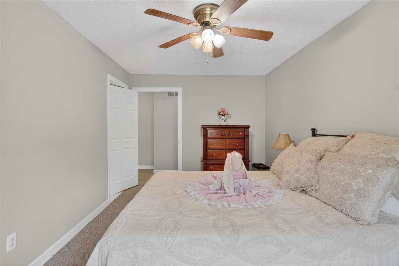 5501 Hague Avenue, Jackson, MI, 49203-5987