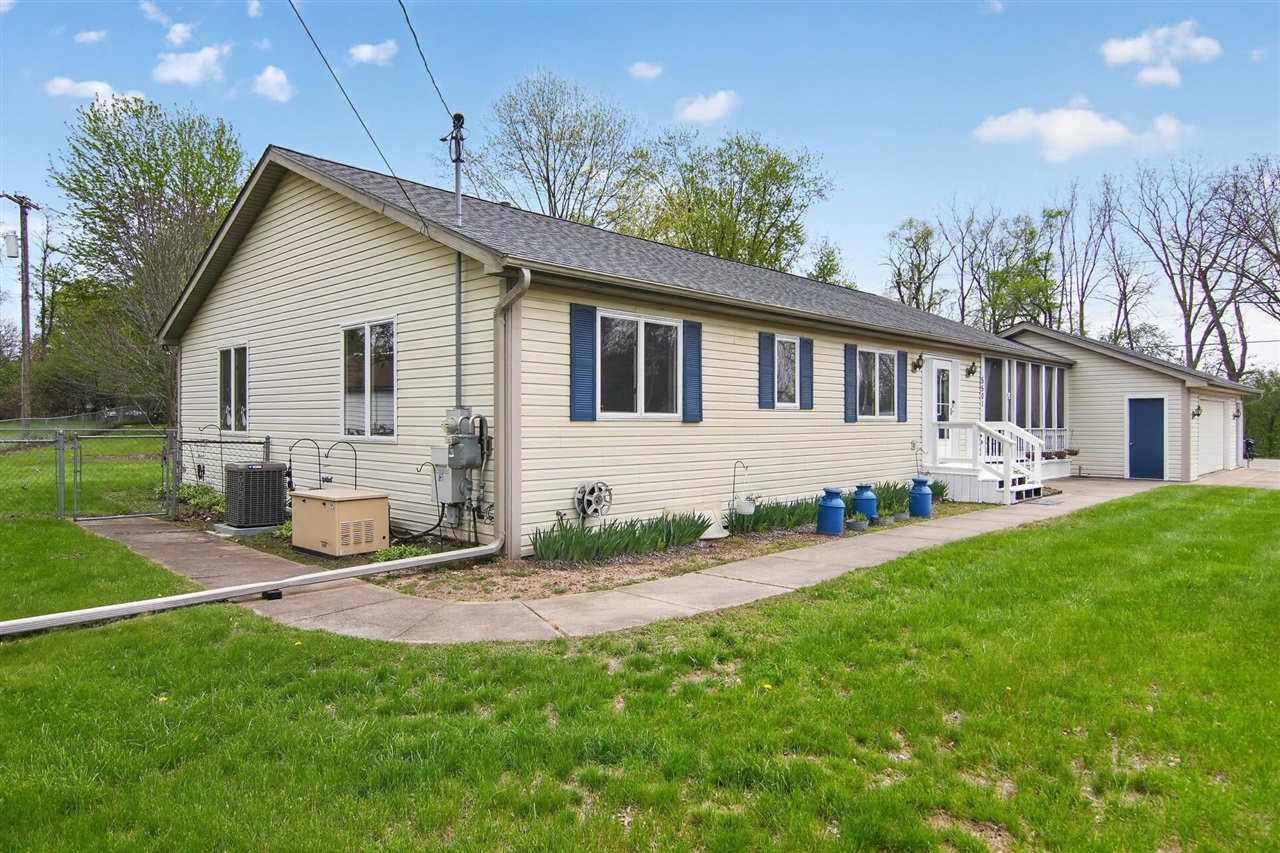 5501 Hague Avenue, Jackson, MI, 49203-5987