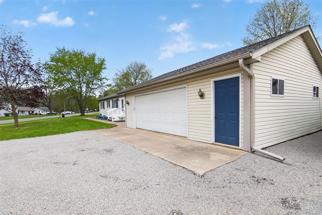 5501 Hague Avenue, Jackson, MI, 49203-5987