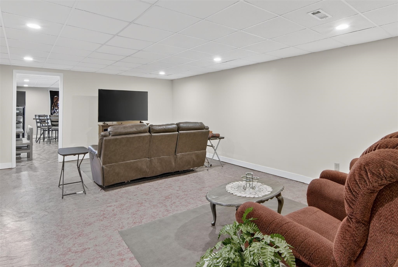 5501 Hague Avenue, Jackson, MI, 49203-5987