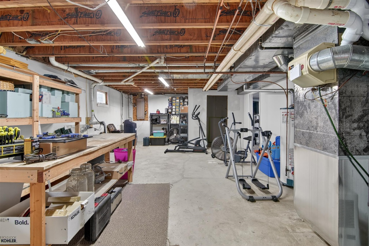 5501 Hague Avenue, Jackson, MI, 49203-5987