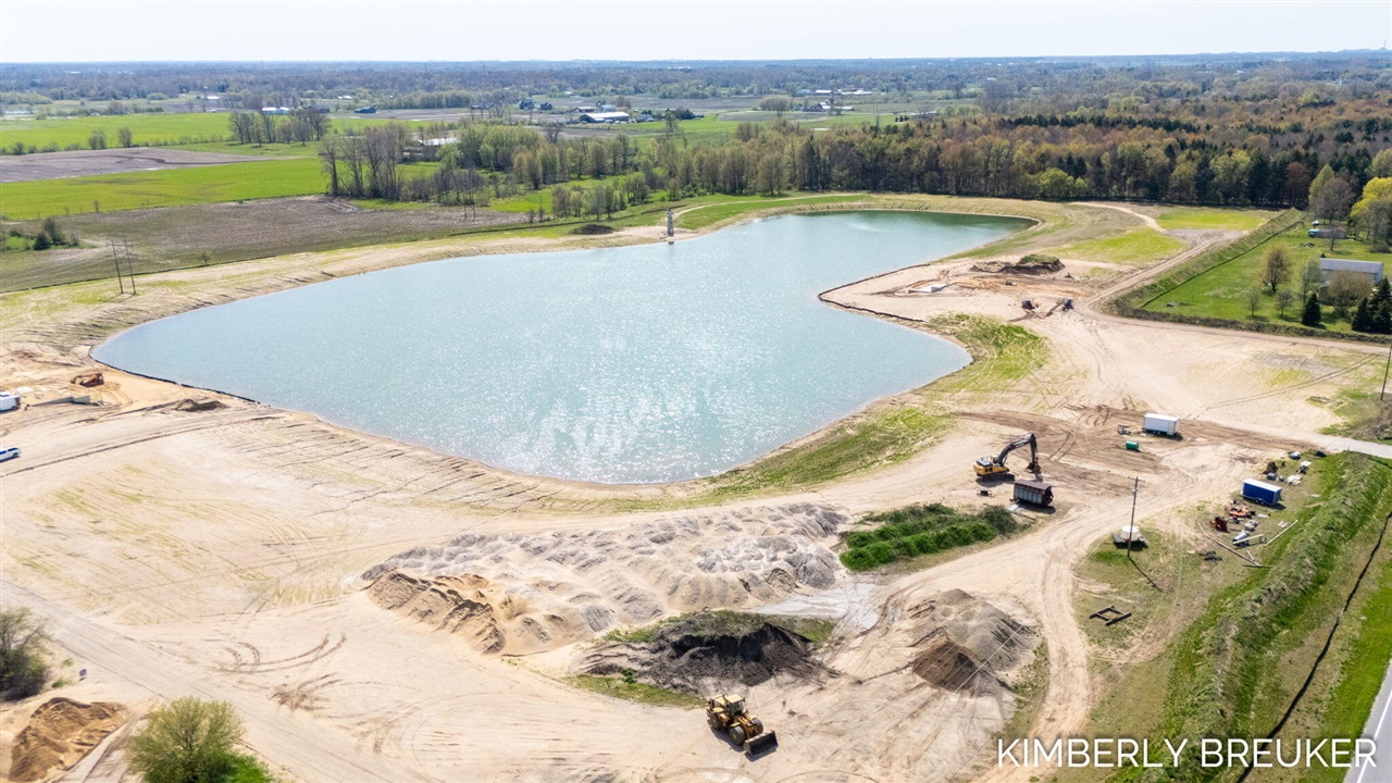 2041 W Maple Road, Commerce Twp, MI, 48390