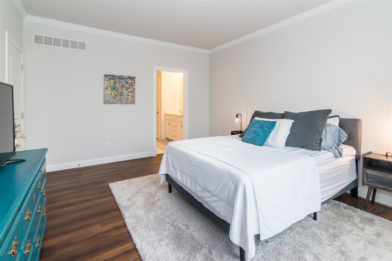 2544 Oxford Circle, Ann Arbor, MI, 48103-2398