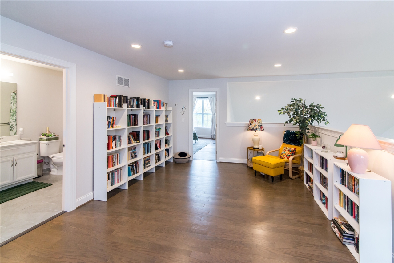 2544 Oxford Circle, Ann Arbor, MI, 48103-2398