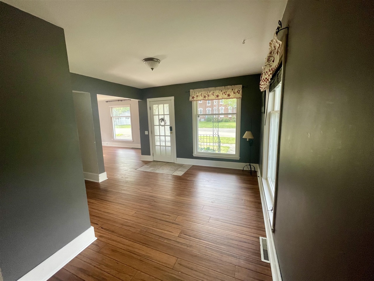 3rd image of 126 E South St, Vicksburg, MI 49097 | MLS# 70528092
