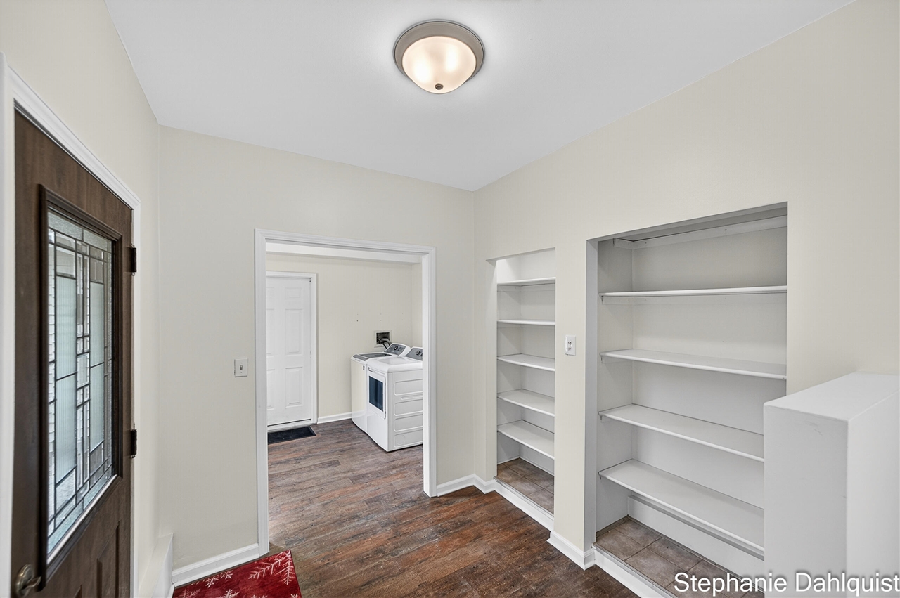 1093 E Giles Road, Muskegon, MI, 49445-2625