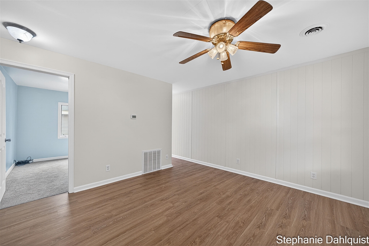1093 E Giles Road, Muskegon, MI, 49445-2625