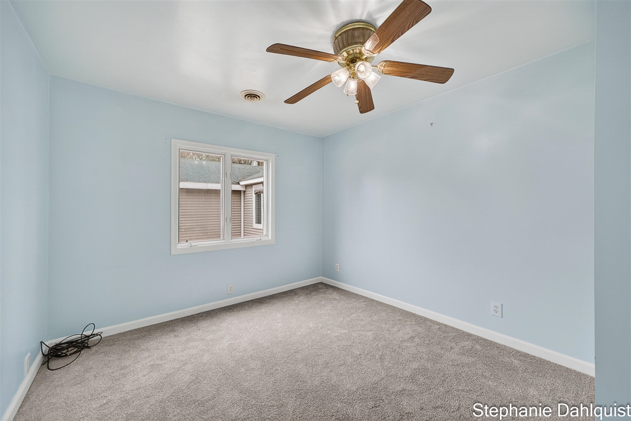 1093 E Giles Road, Muskegon, MI, 49445-2625