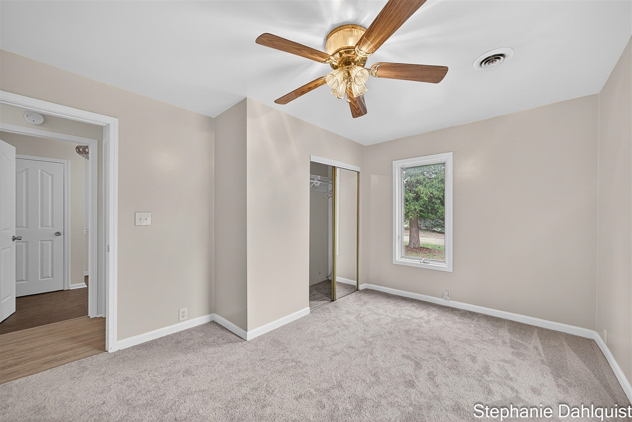 1093 E Giles Road, Muskegon, MI, 49445-2625