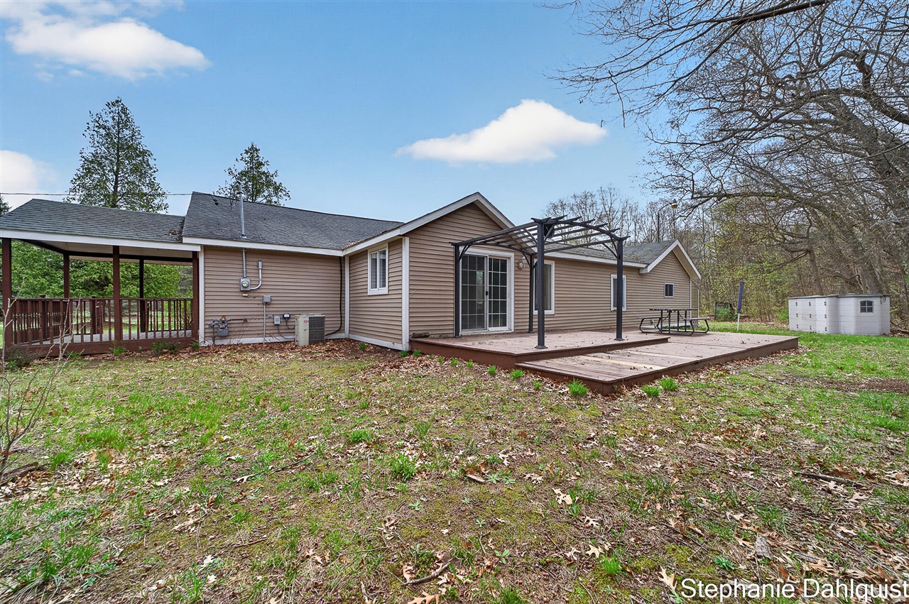 1093 E Giles Road, Muskegon, MI, 49445-2625