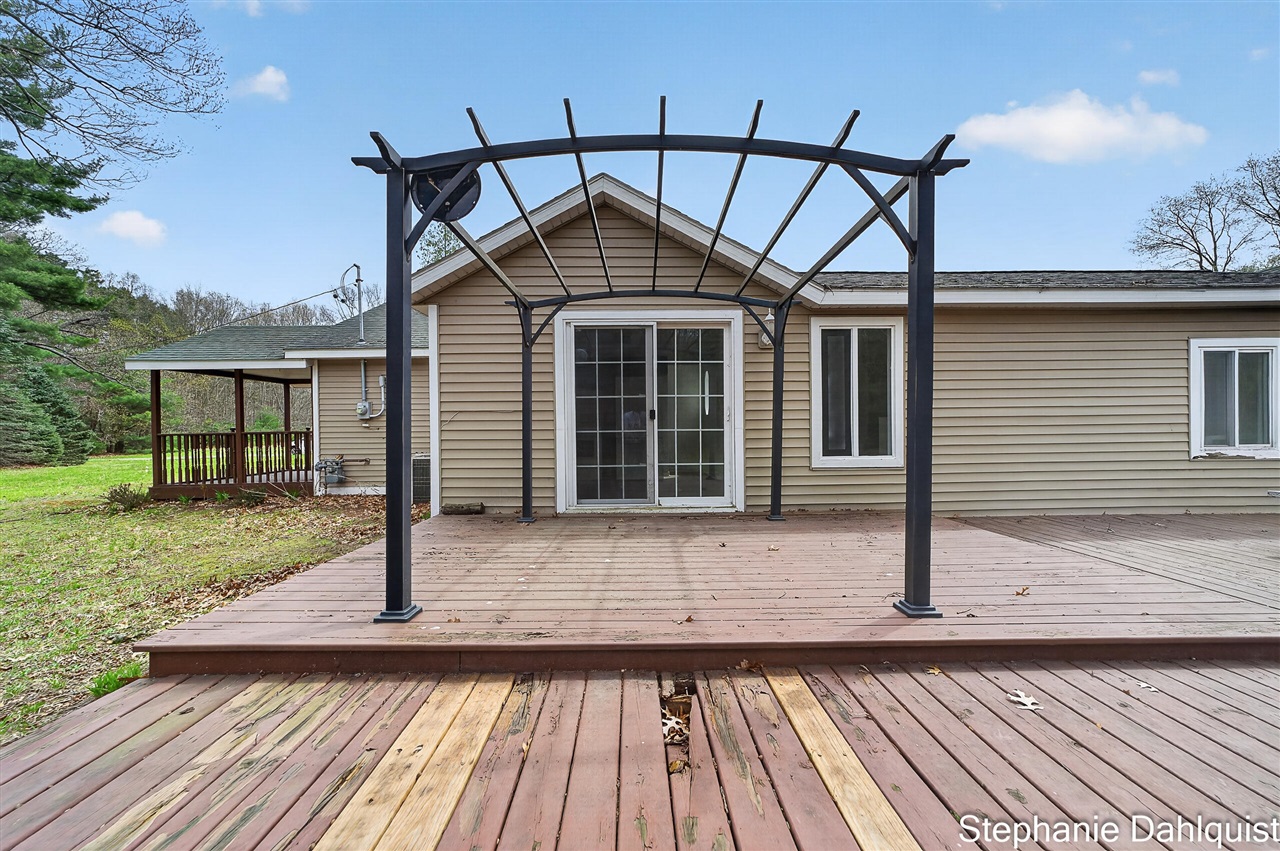 1093 E Giles Road, Muskegon, MI, 49445-2625