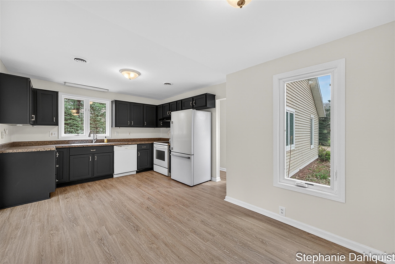1093 E Giles Road, Muskegon, MI, 49445-2625