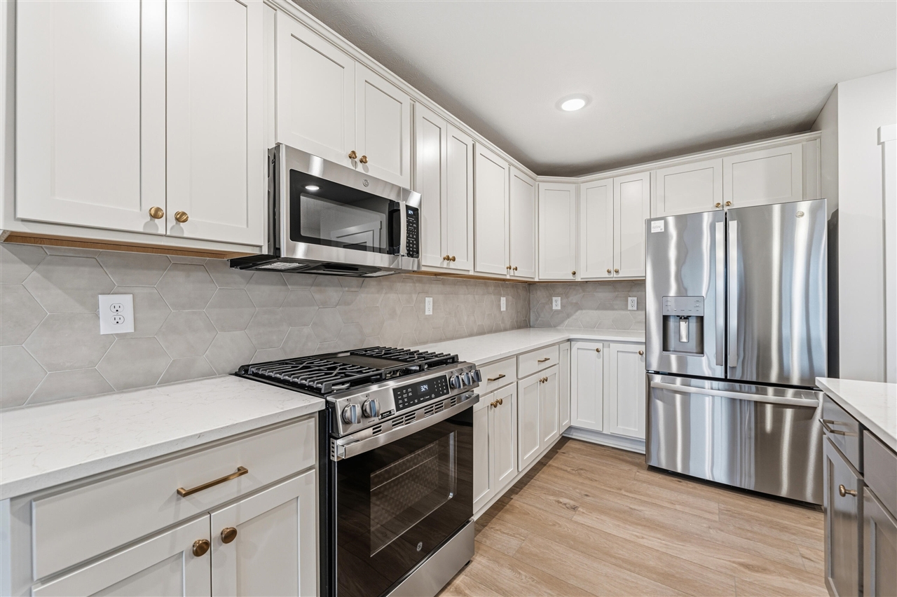 2nd image of 910 Indiana Ave #12, South Haven, MI 49090 | MLS# 70528150