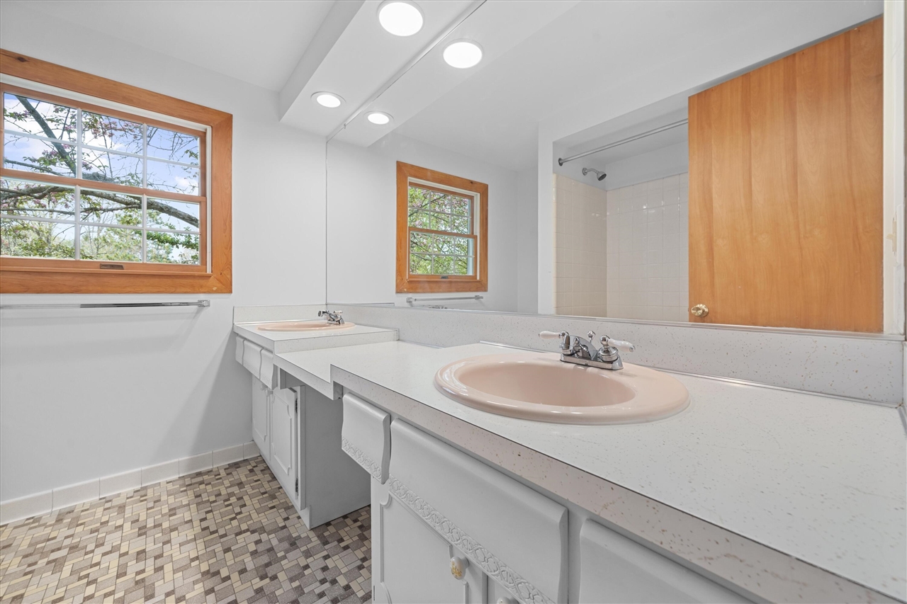 1376 Bird Road, Ann Arbor, MI, 48103