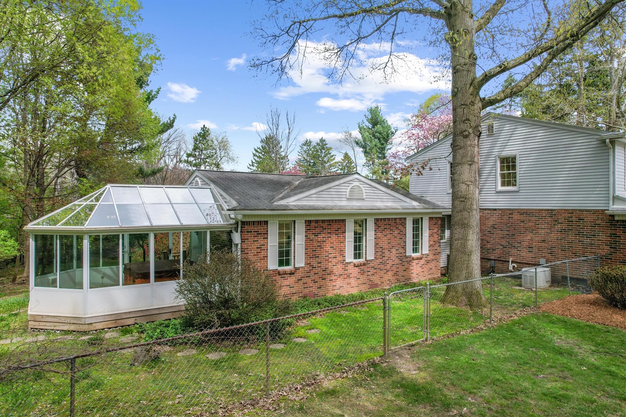 1376 Bird Road, Ann Arbor, MI, 48103