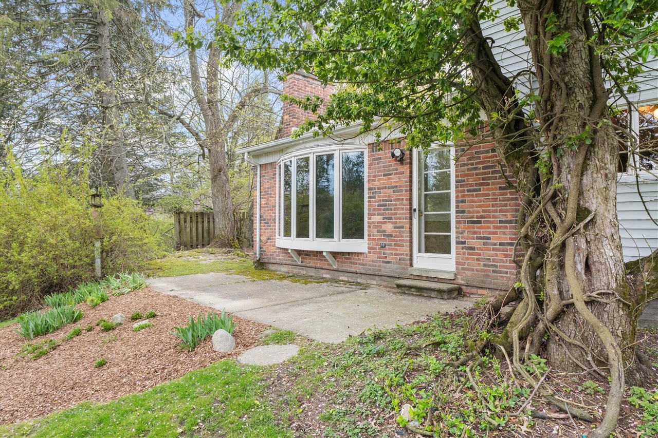 1376 Bird Road, Ann Arbor, MI, 48103