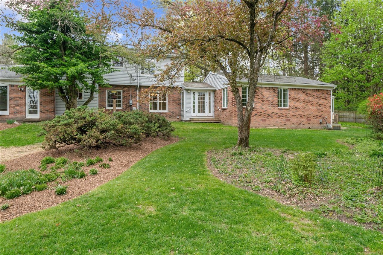 1376 Bird Road, Ann Arbor, MI, 48103