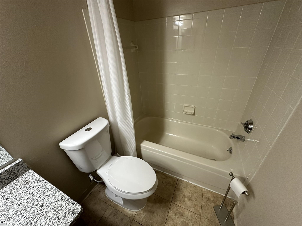 3005 Fernwood UNIT&nbsp;103, Ann Arbor, MI, 48108-1973