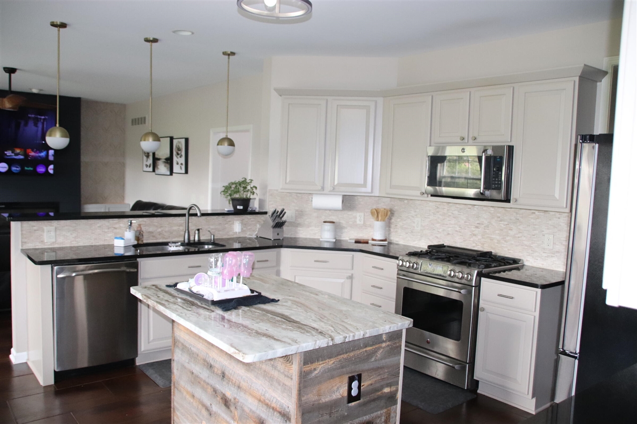 48871 Manhattan Circle, Canton, MI, 48188-1499