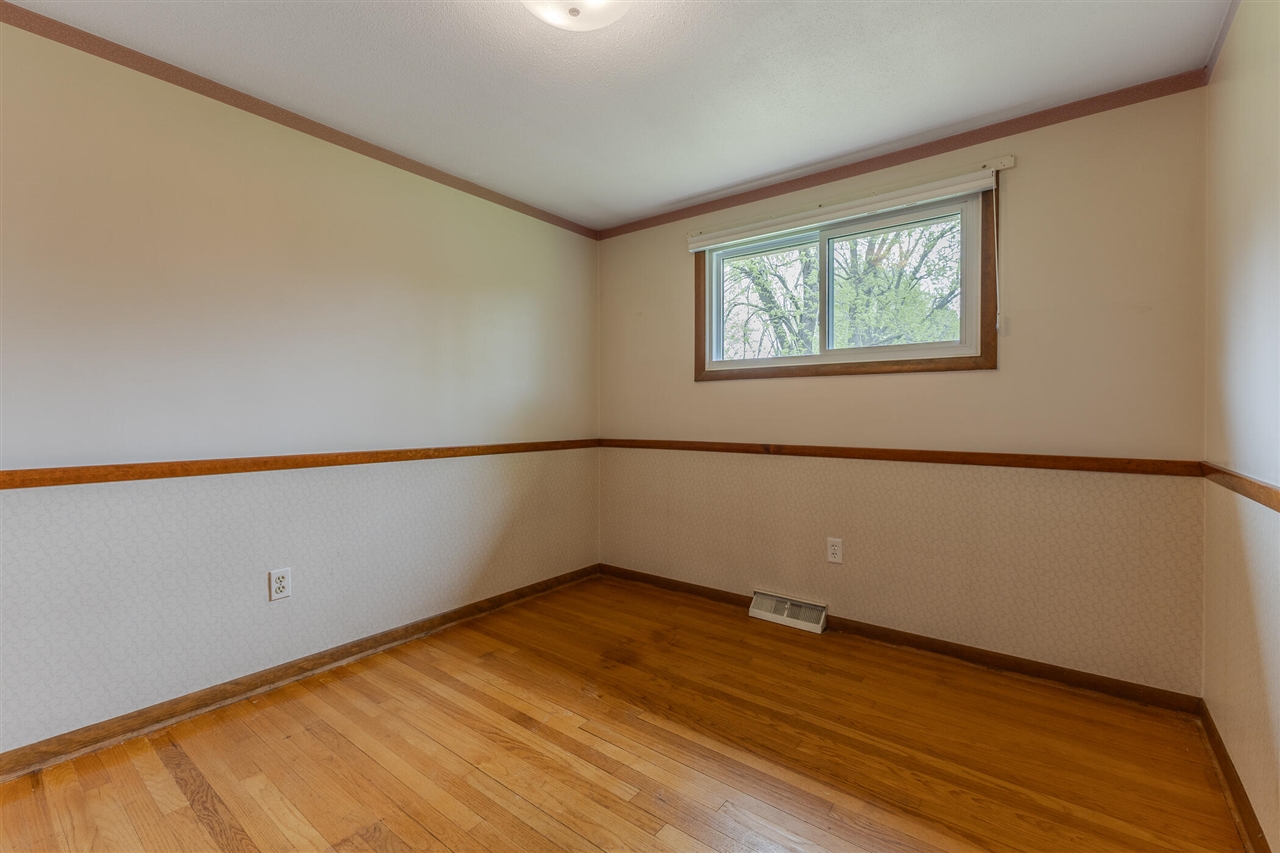 4658 3 Mile Road, Grand Rapids, MI, 49534-1143