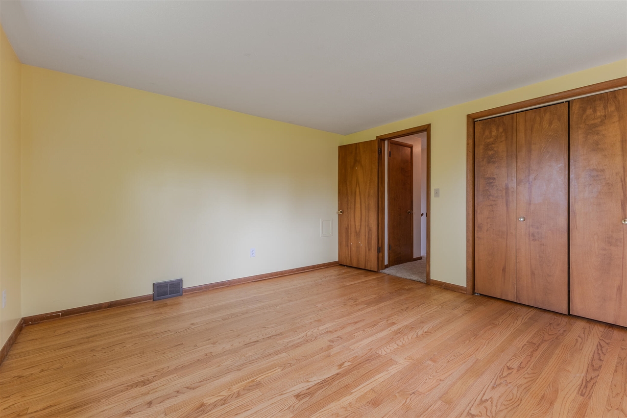 4658 3 Mile Road, Grand Rapids, MI, 49534-1143