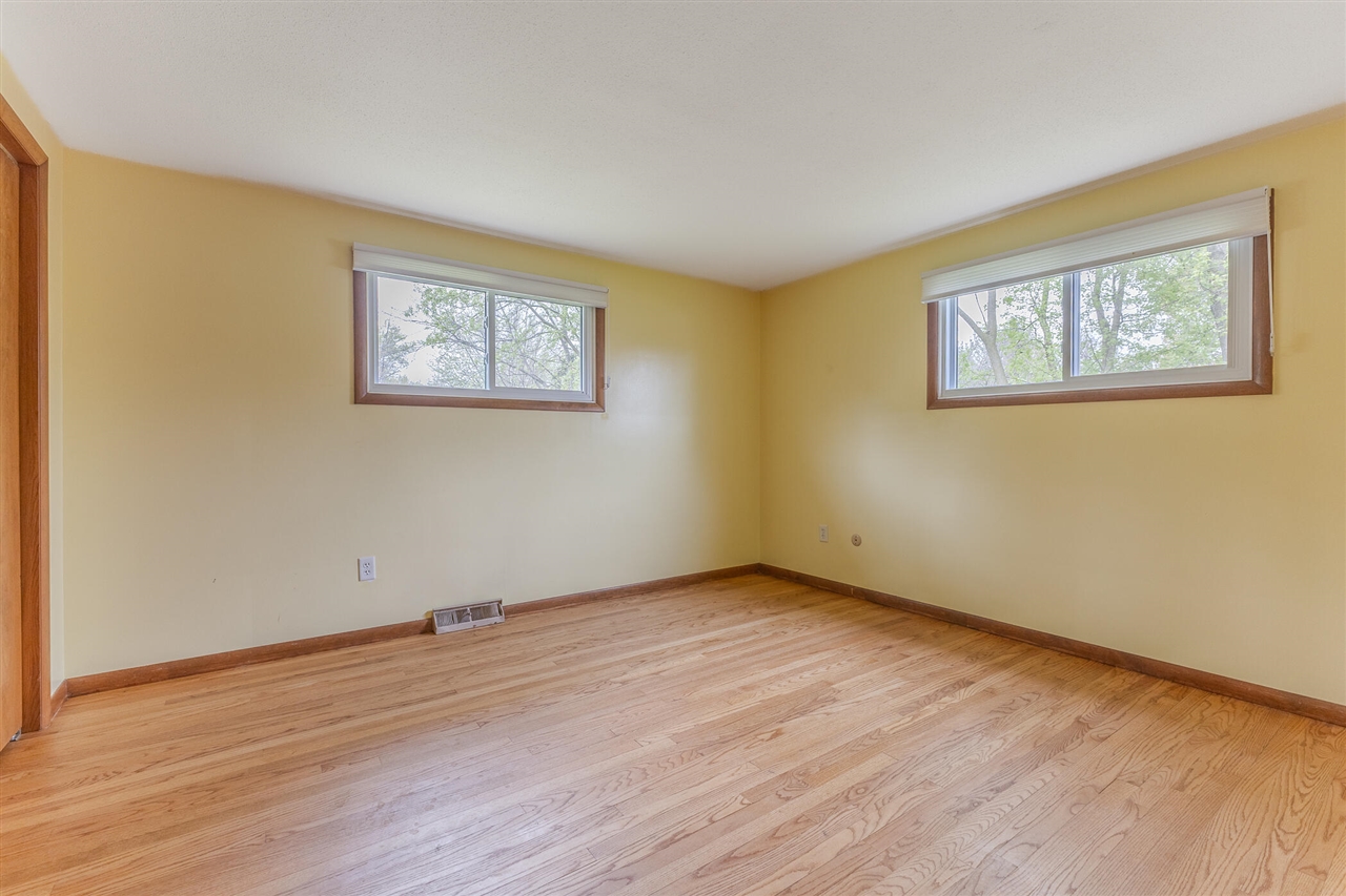 4658 3 Mile Road, Grand Rapids, MI, 49534-1143