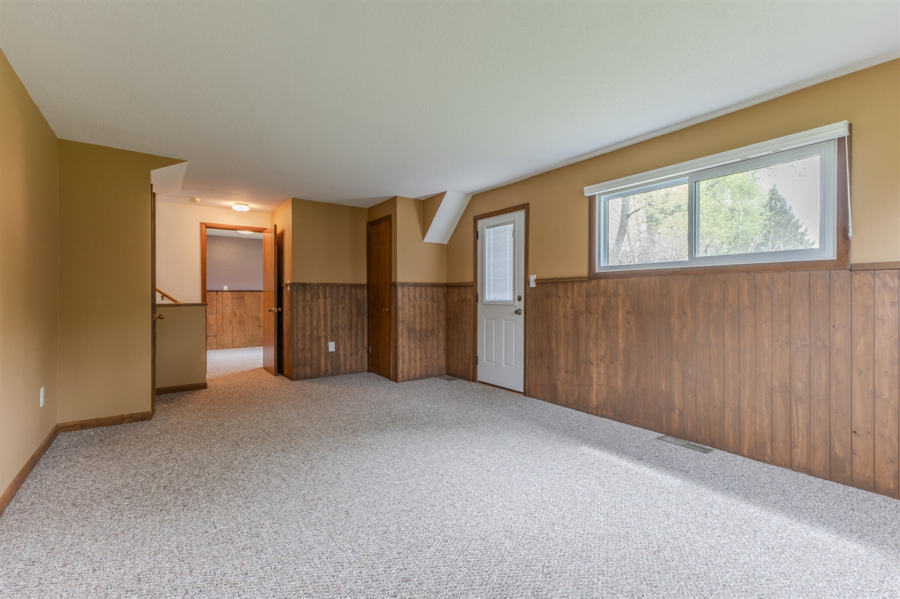 4658 3 Mile Road, Grand Rapids, MI, 49534-1143