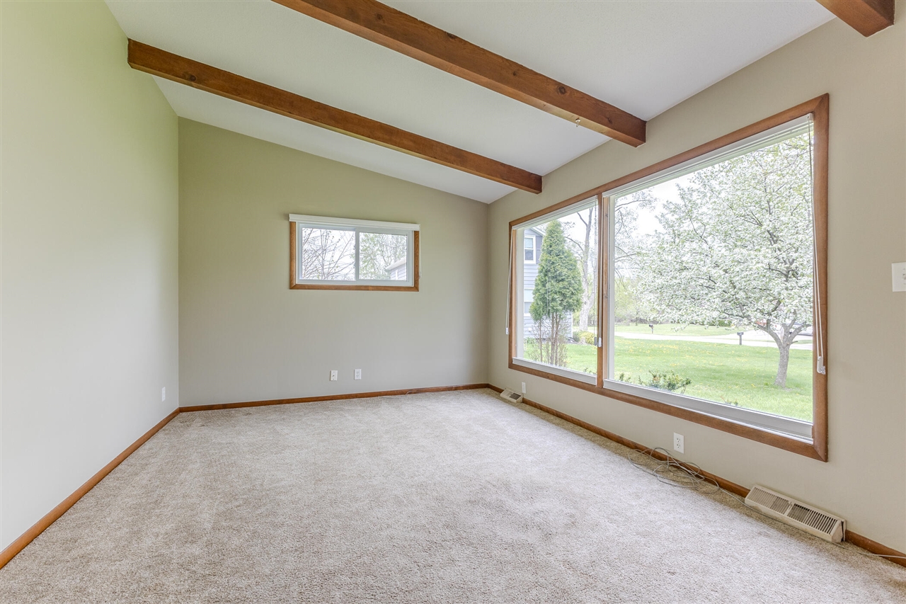 4658 3 Mile Road, Grand Rapids, MI, 49534-1143