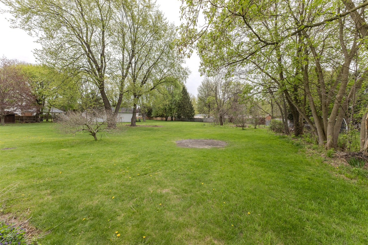 4658 3 Mile Road, Grand Rapids, MI, 49534-1143