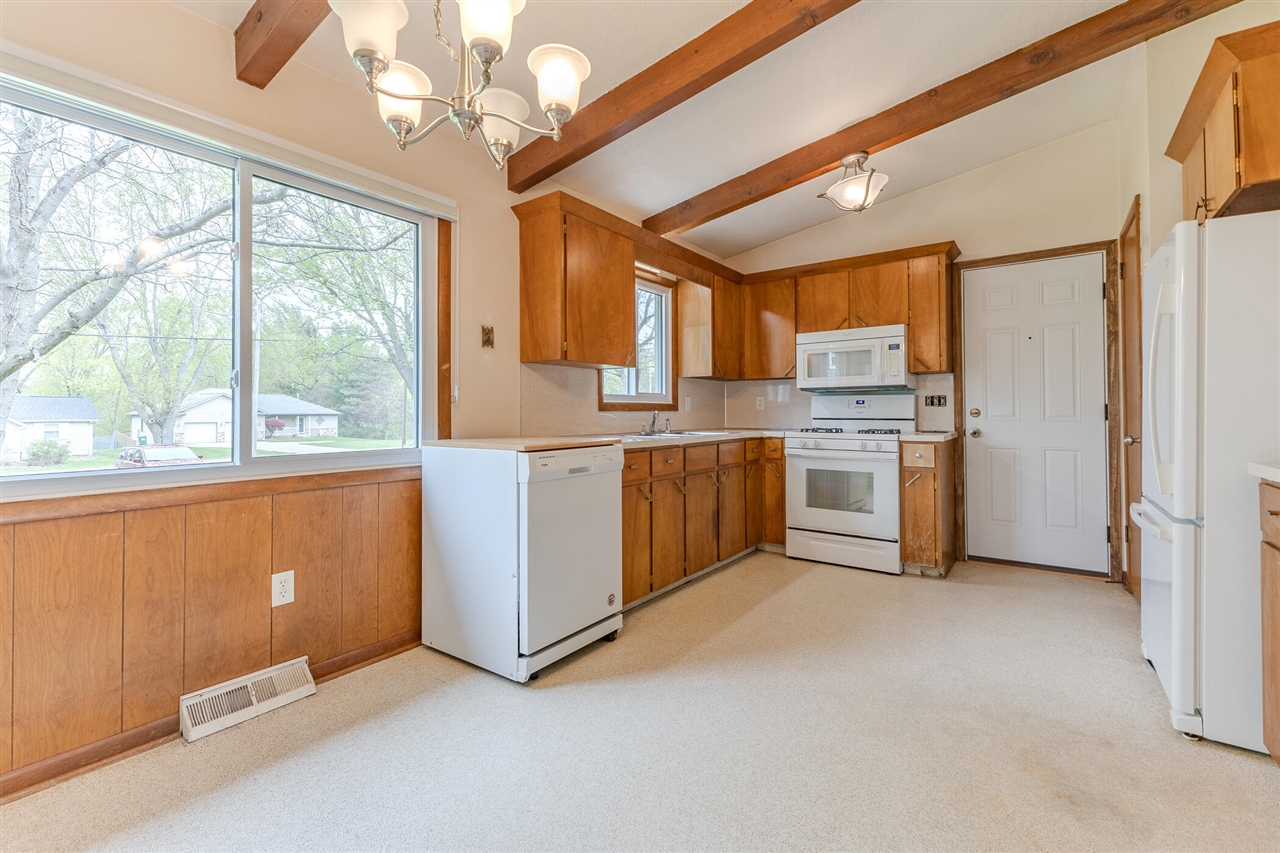 4658 3 Mile Road, Grand Rapids, MI, 49534-1143
