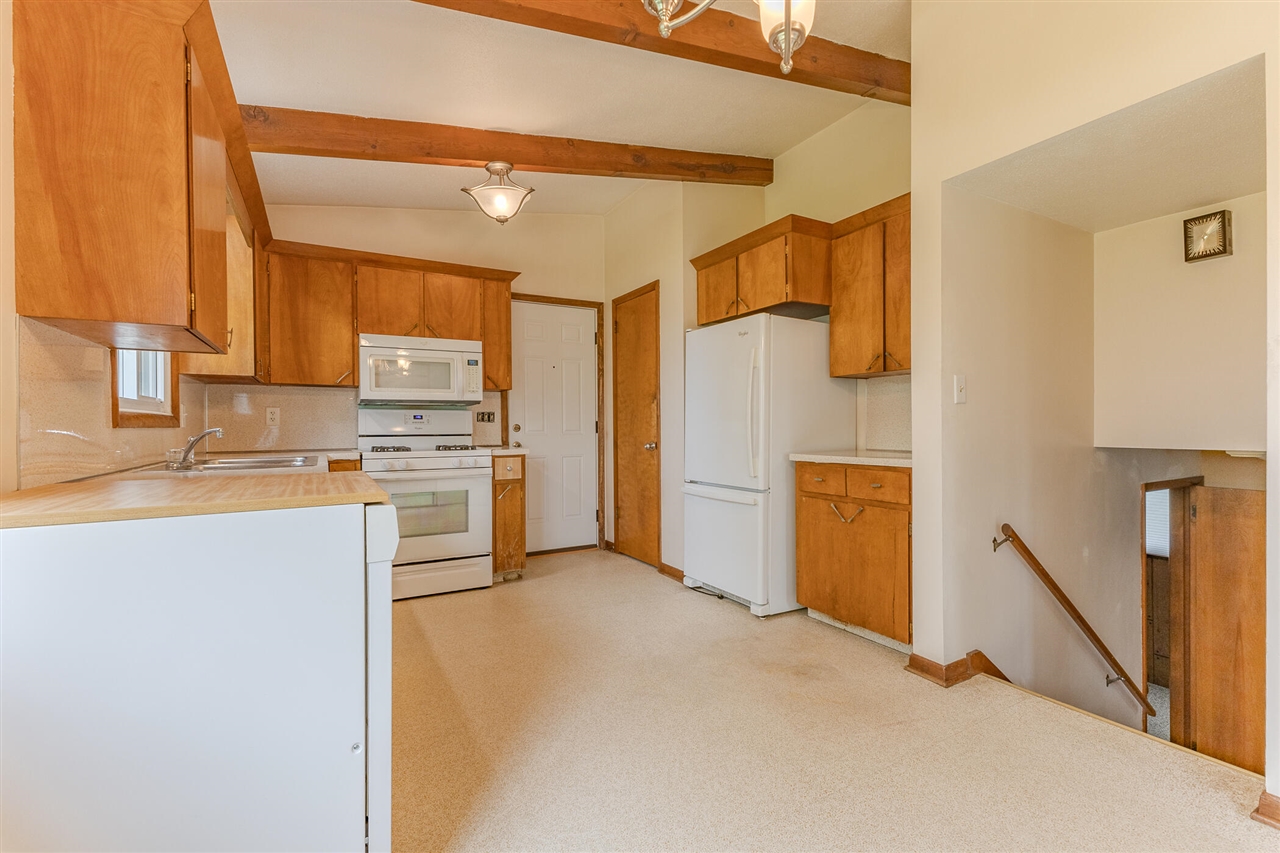 4658 3 Mile Road, Grand Rapids, MI, 49534-1143