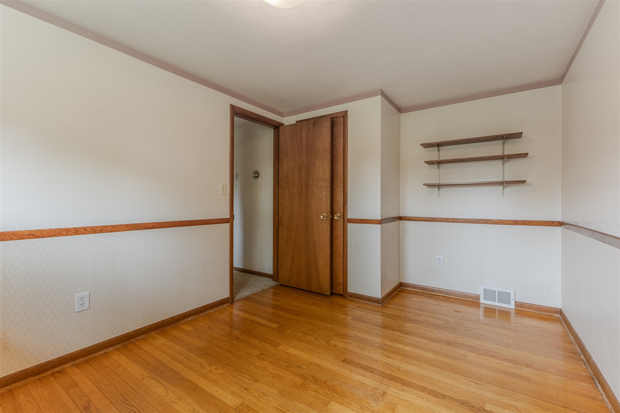 4658 3 Mile Road, Grand Rapids, MI, 49534-1143