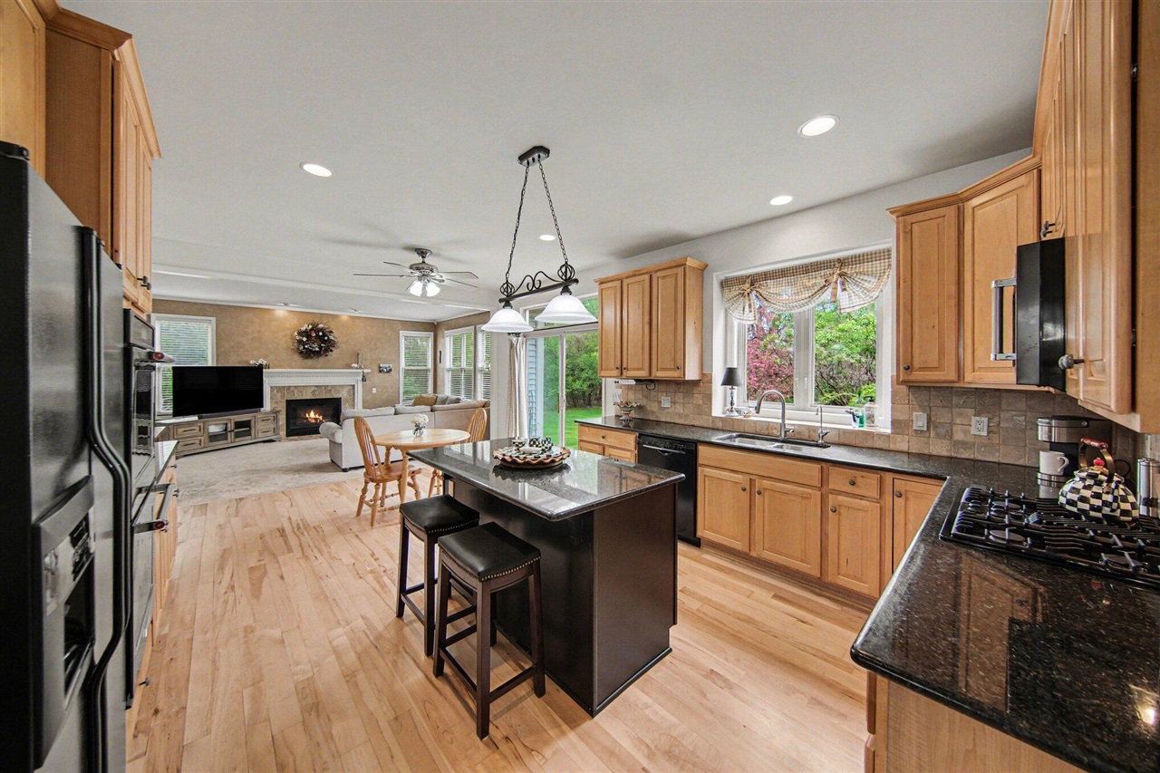 5559 Creekview Drive, Ann Arbor, MI, 48108-8551