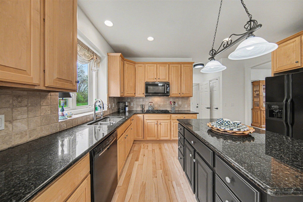 5559 Creekview Drive, Ann Arbor, MI, 48108-8551