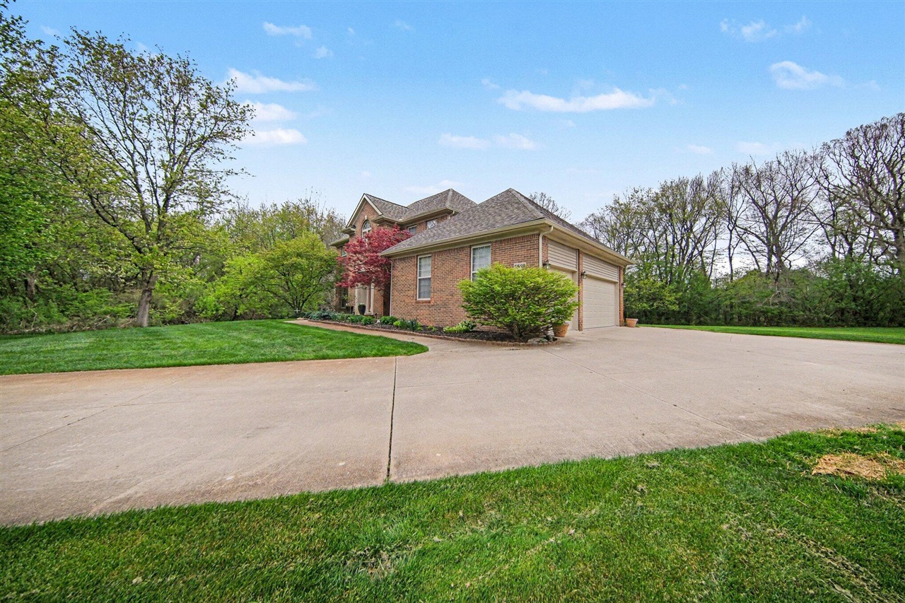 5559 Creekview Drive, Ann Arbor, MI, 48108-8551