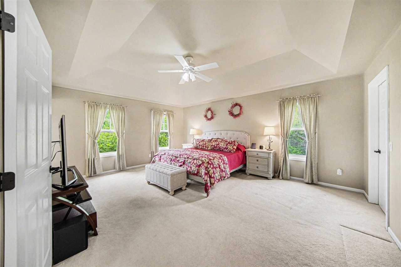 5559 Creekview Drive, Ann Arbor, MI, 48108-8551