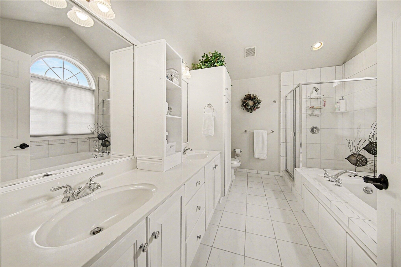 5559 Creekview Drive, Ann Arbor, MI, 48108-8551
