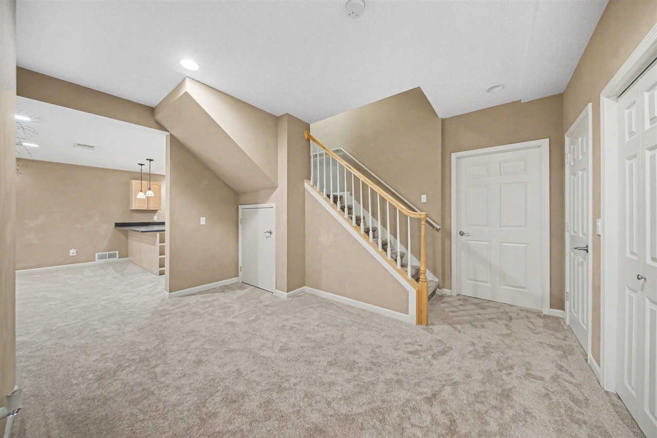 5559 Creekview Drive, Ann Arbor, MI, 48108-8551