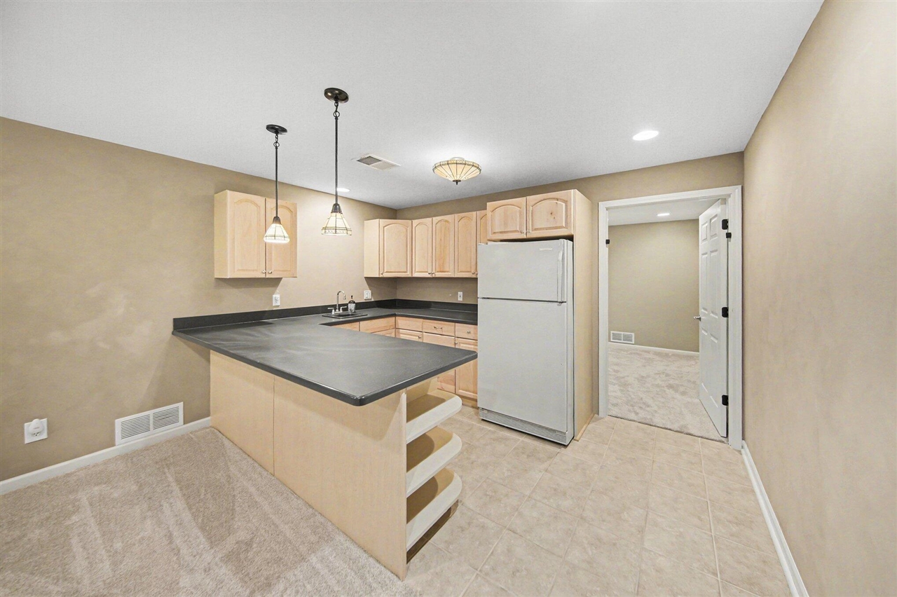 5559 Creekview Drive, Ann Arbor, MI, 48108-8551