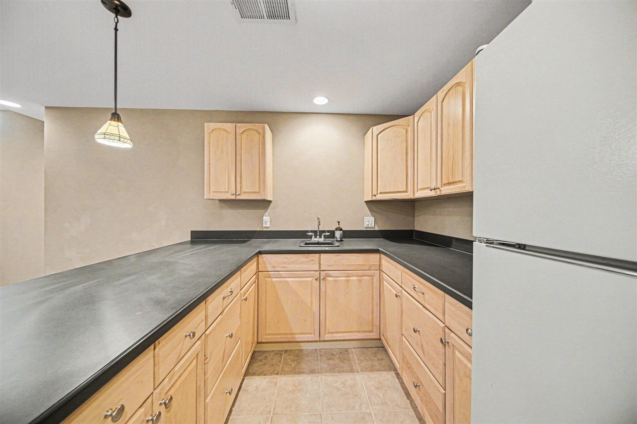 5559 Creekview Drive, Ann Arbor, MI, 48108-8551
