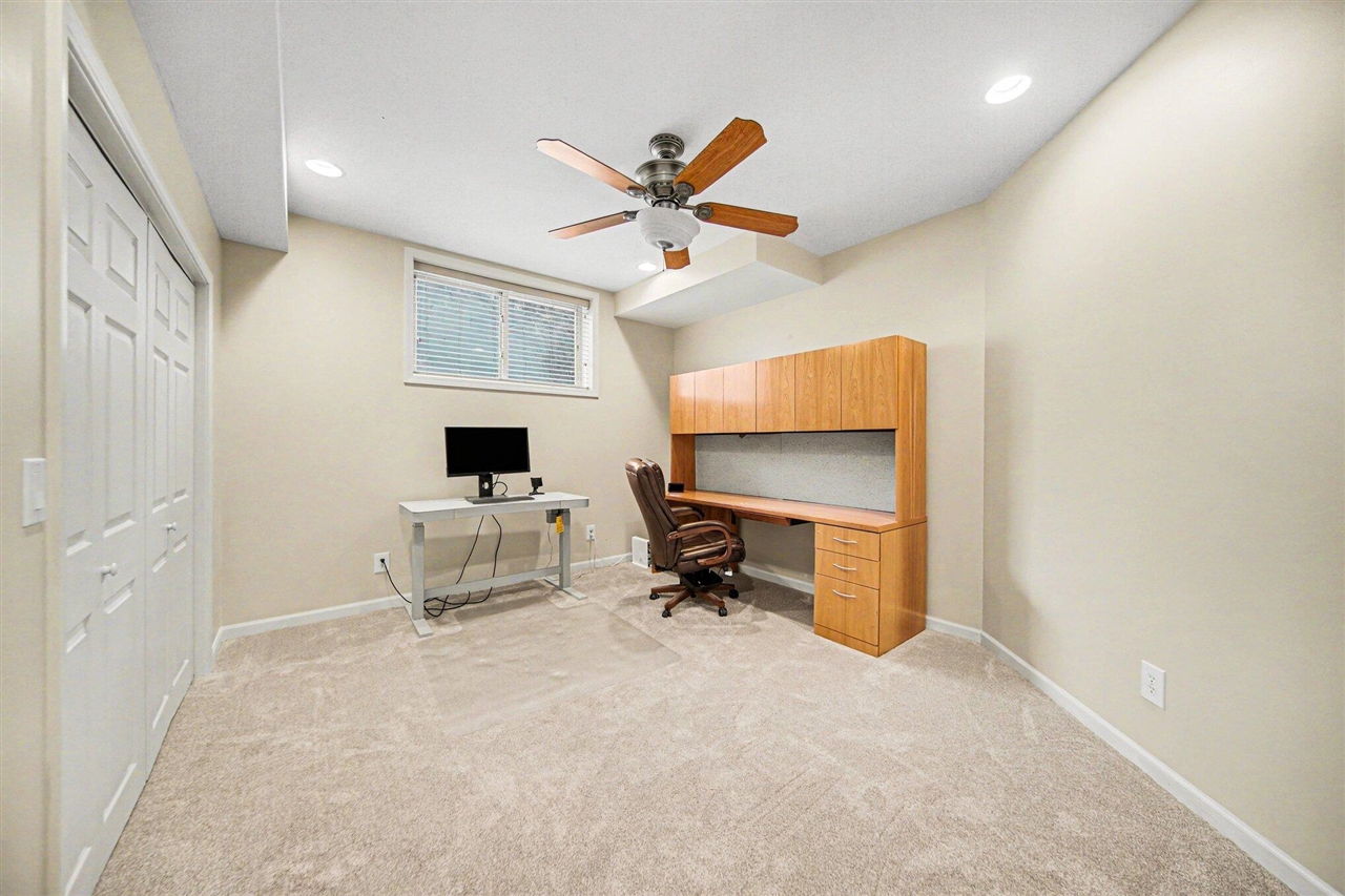 5559 Creekview Drive, Ann Arbor, MI, 48108-8551