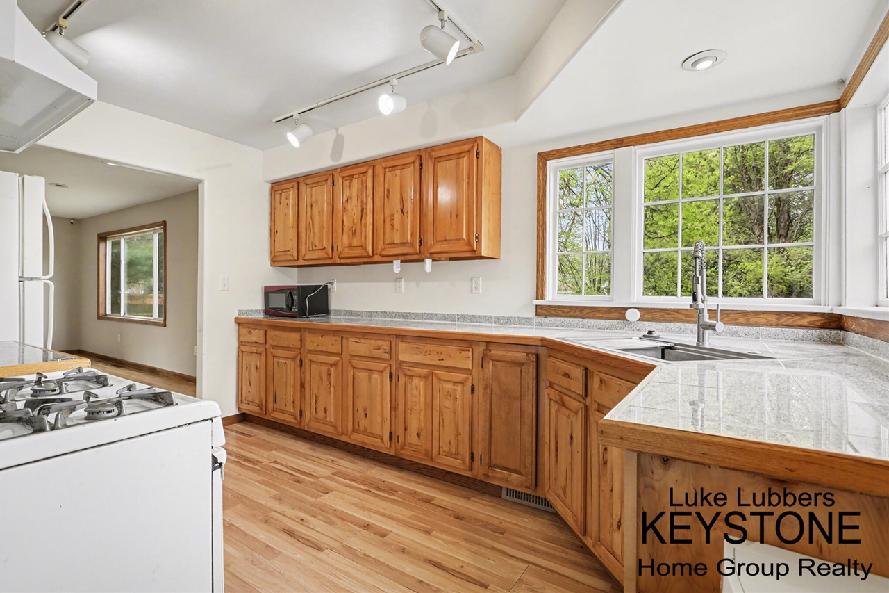 720 S Cass Street, Hastings, MI, 49058-2039