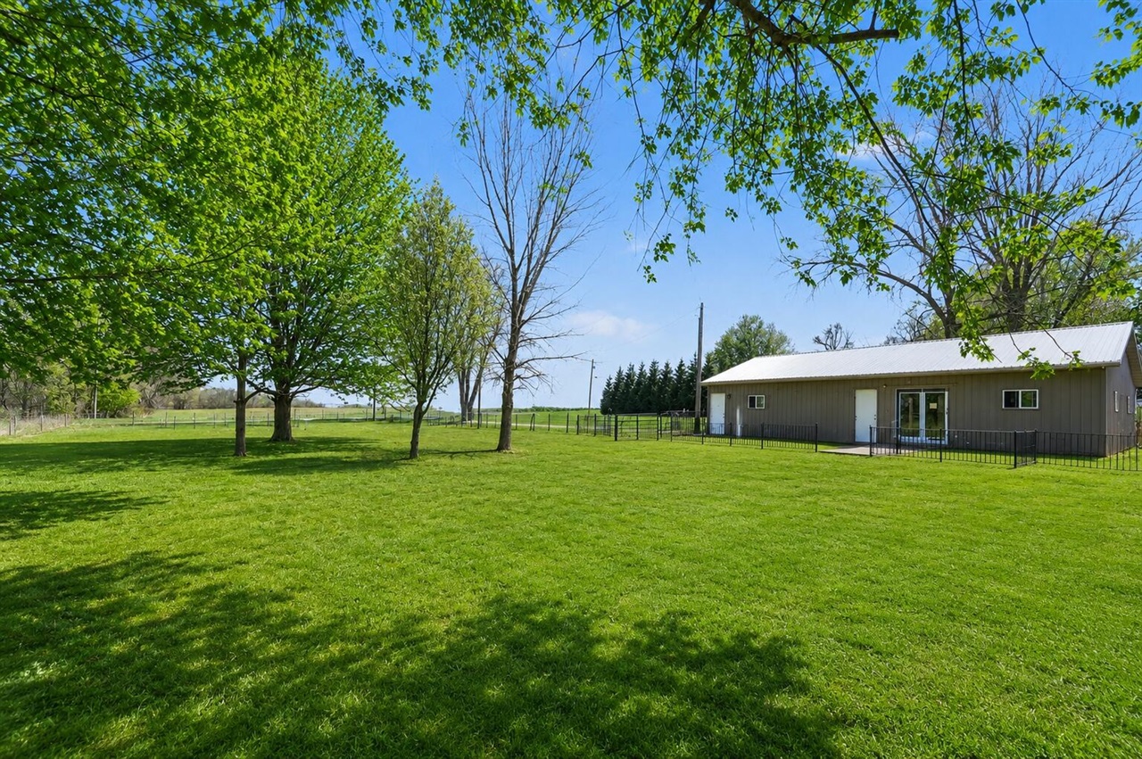 5th image of 52290 Townhall Rd, Dowagiac, MI 49047 | MLS# 70528257