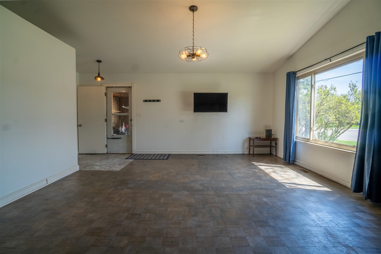 890 St Paul Street, Marysville, MI, 48040-1300