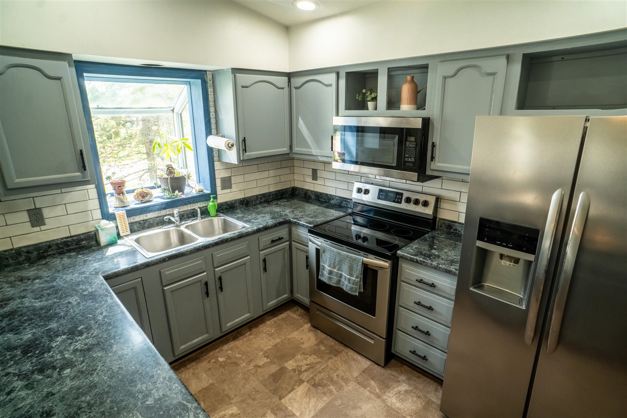890 St Paul Street, Marysville, MI, 48040-1300