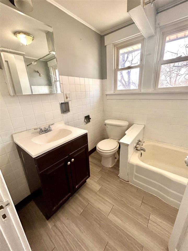 76 E Avenue, Battle Creek, MI, 49017