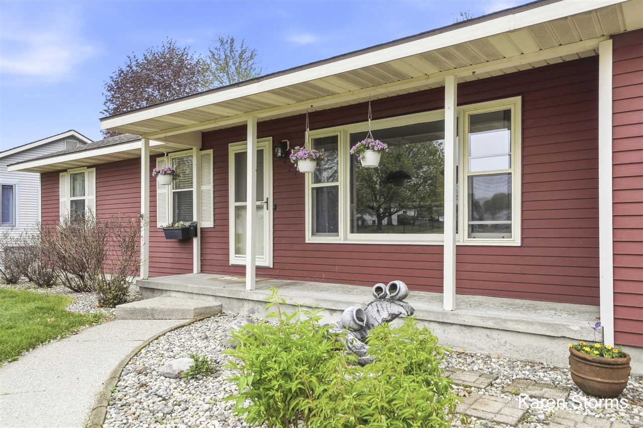 6626 Crownpointe Drive, Byron Center, MI, 49315-8212