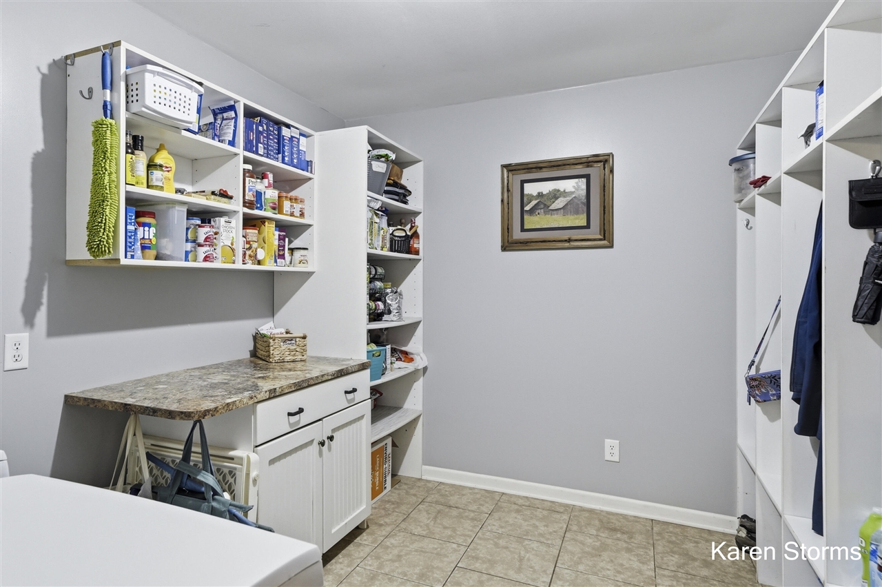 6626 Crownpointe Drive, Byron Center, MI, 49315-8212